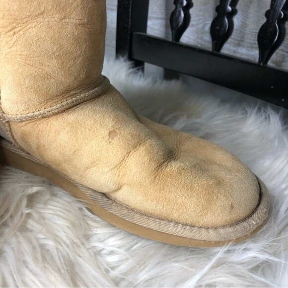 Ugg size 6 womens classic short beige taupe boots - Picture 7 of 10